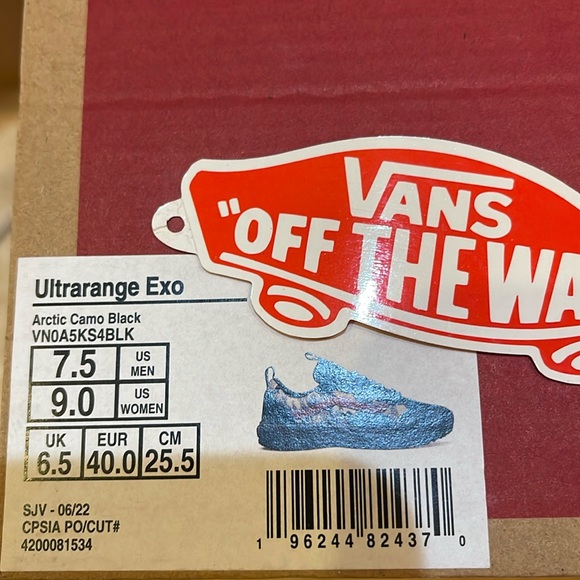 Vans WMNS Ultrarange Exo
Arctic Camo Black
VN0A5KS4BLK
Sneakers - Picture 15 of 16